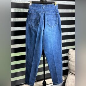 Vintage Chic Womens Size 8 Waist 27 Tapered Leg Stone Wash Jeans Made in USA